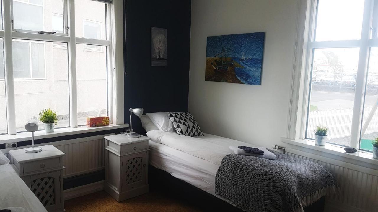 Refurinn Reykjavik Guesthouse ภายนอก รูปภาพ