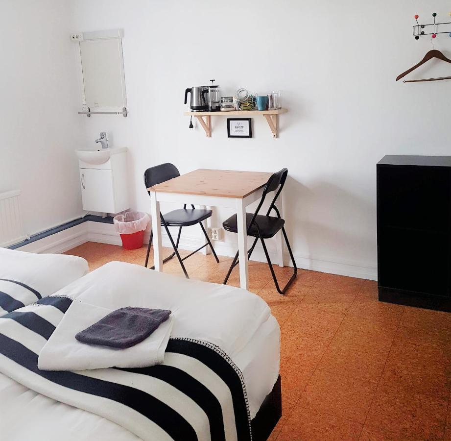 Refurinn Reykjavik Guesthouse ภายนอก รูปภาพ