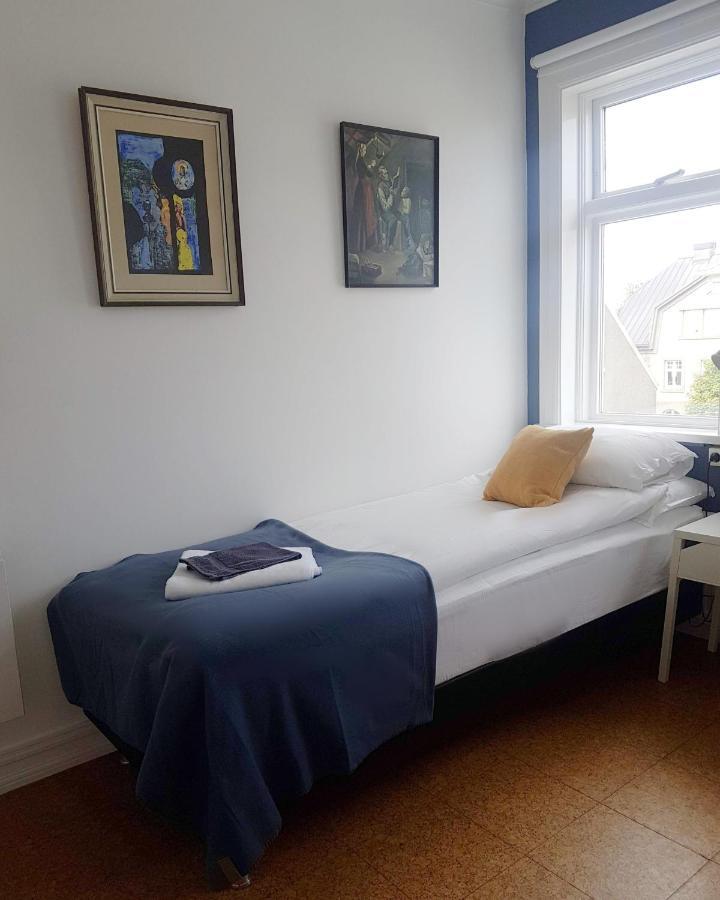 Refurinn Reykjavik Guesthouse ภายนอก รูปภาพ