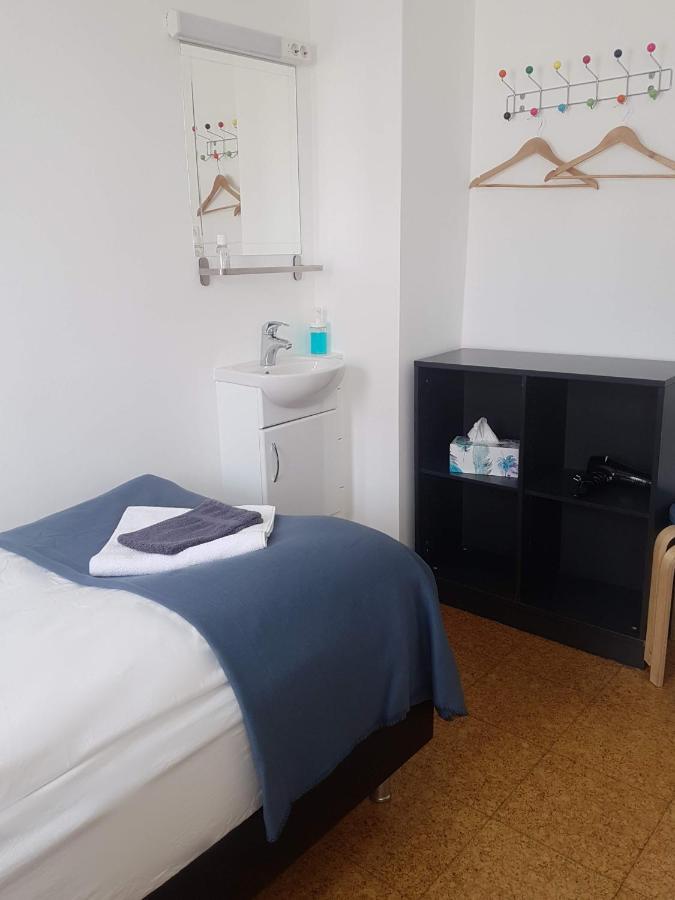 Refurinn Reykjavik Guesthouse ภายนอก รูปภาพ