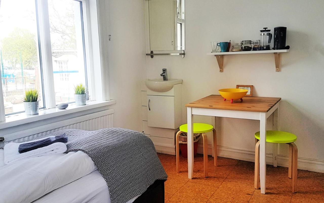 Refurinn Reykjavik Guesthouse ภายนอก รูปภาพ