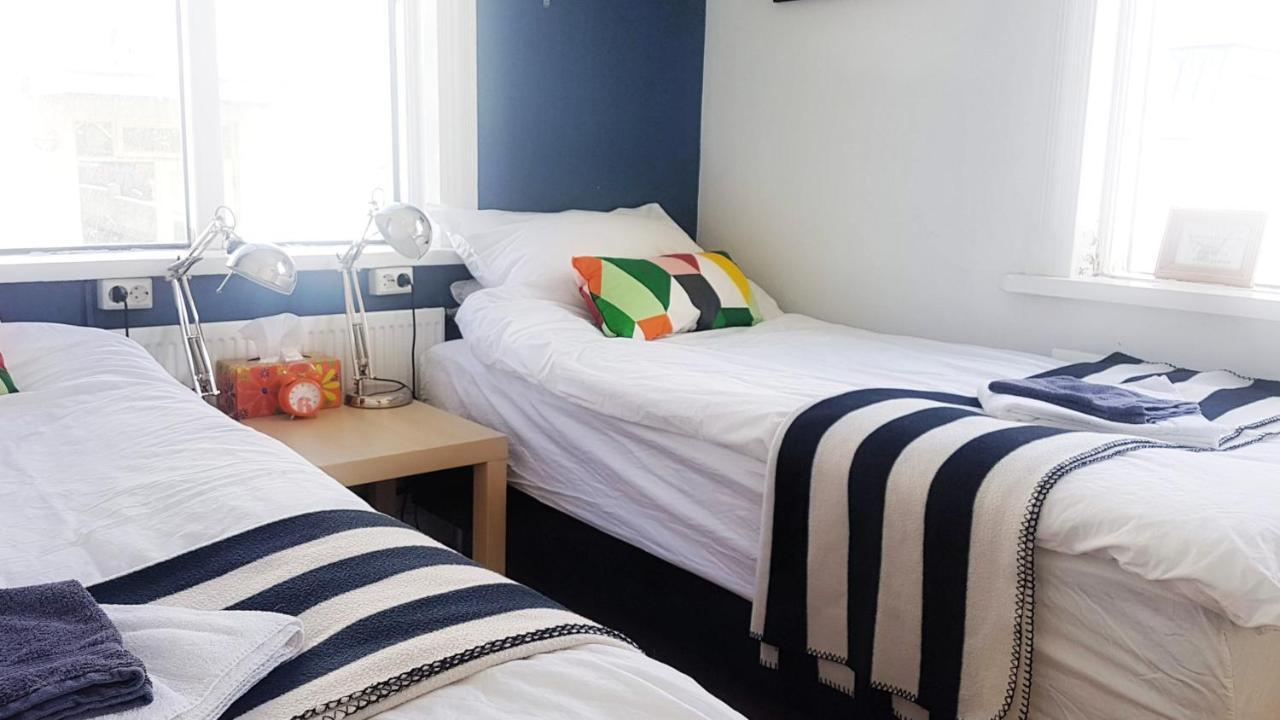 Refurinn Reykjavik Guesthouse ภายนอก รูปภาพ